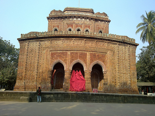 Храм Кантанагар